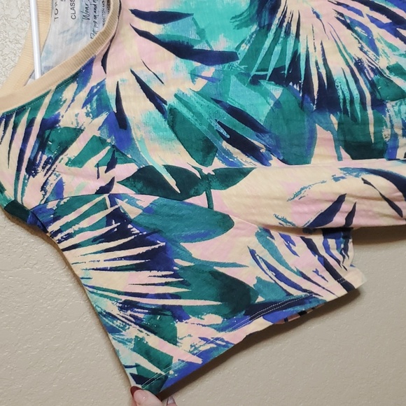 Torrid 5X Pink Palm Print classic fit short sleeves tee shirt - Picture 3 of 6